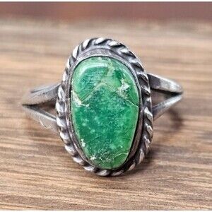 Natural Oval Green Agate Stone 925 Silver Ring Size 5.5-5.75